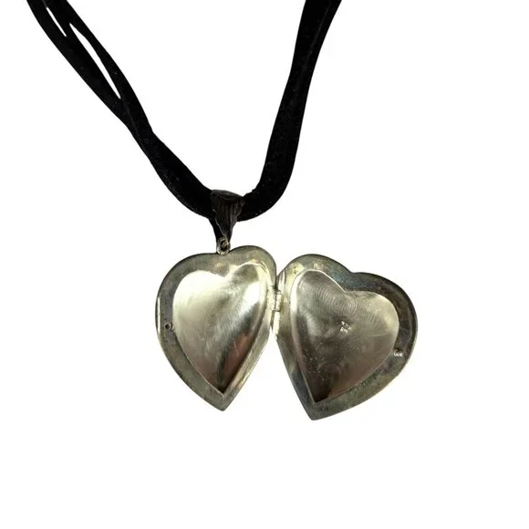 Vintage Sterling Silver Puffy Heart Locket Necklace Embossed 3 Strand Marked - Picture 4 of 6
